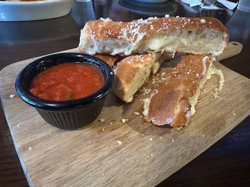 THE SOCIAL bar & pizza